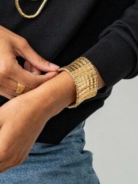 Banana Republic Gold Bracelet Aureus and Argent Isha Stretch Cuff